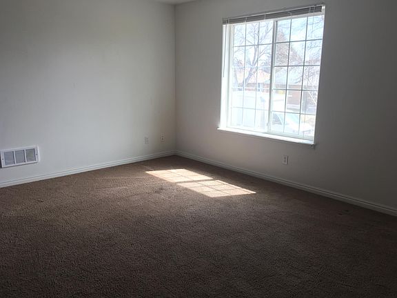 5th image of 630 Linden Dr APT 3