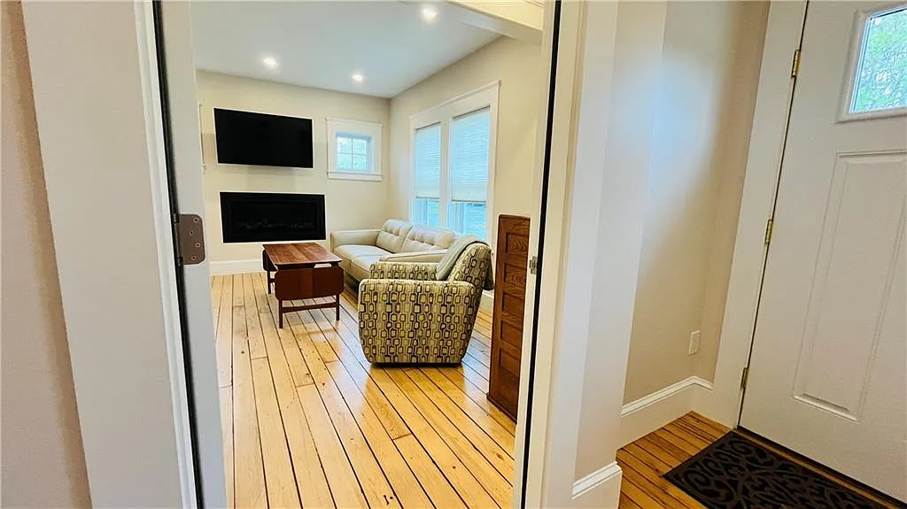 1 bed, 1.5 bath, 862 sqft, $2,850 — Photo 2