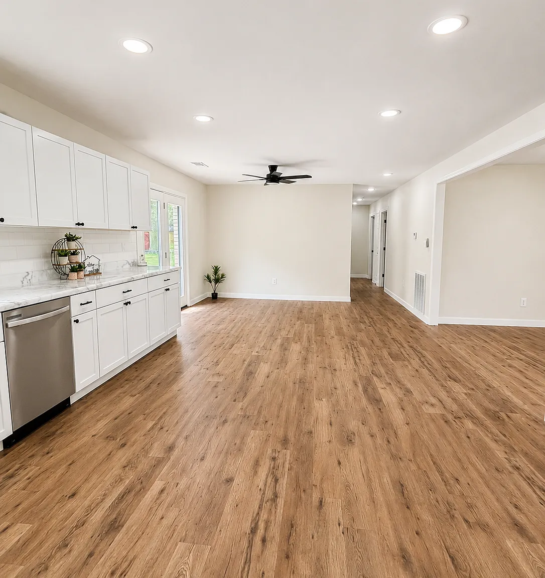 4 bed, 1860 sqft, $1,748 — Photo 4