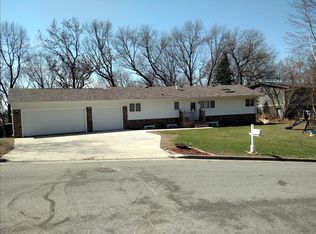 4537 Woodridge Dr, Eau Claire, WI 54701