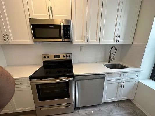 Rented by Compass | media 12