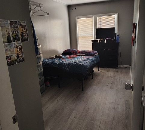 3rd image of 1008 N