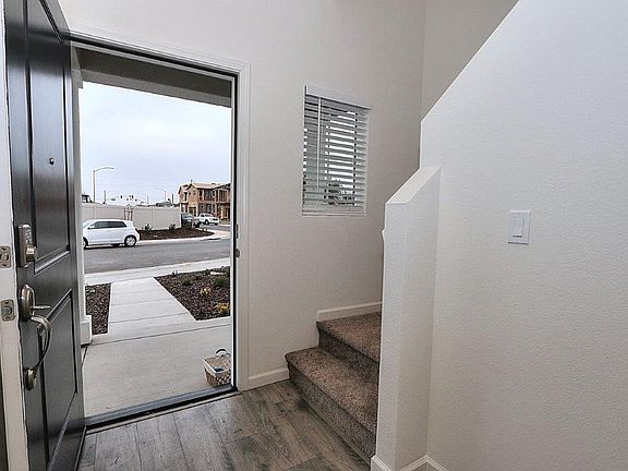 4th image of 2857 Oaksey Way