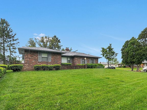 5th image of 3970 Far Hills Dr