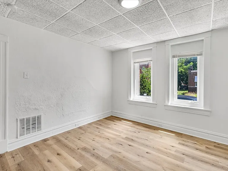 3831 Iowa Ave #1F — Photo 16