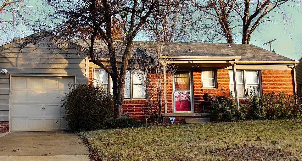 1st image of 1135 E 49th Pl