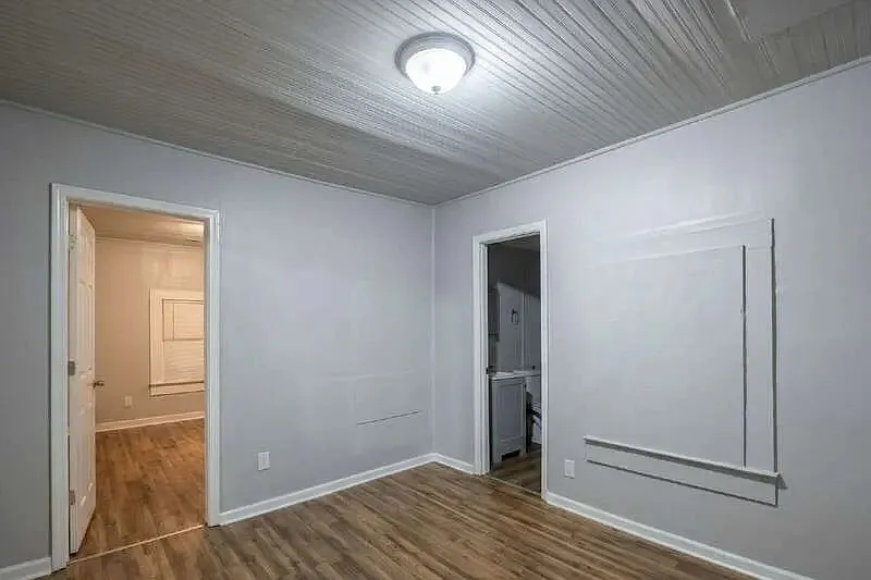 625 East Wall Street - 1 — Photo 4