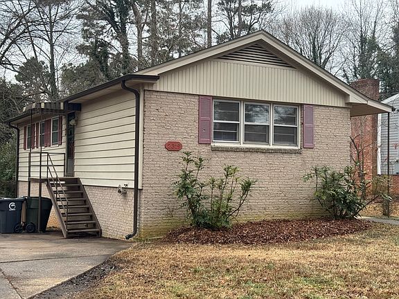 3rd image of 2319 Albright Dr