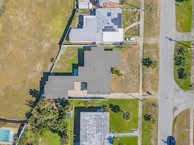 135 Park Ave — Photo 36