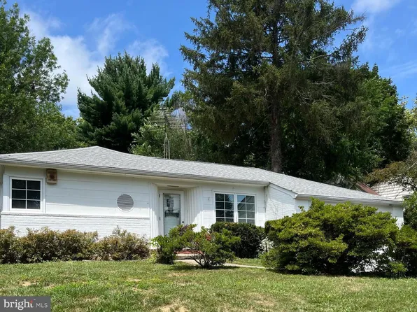 12820 Lauran Rd, Hagerstown, MD 21742