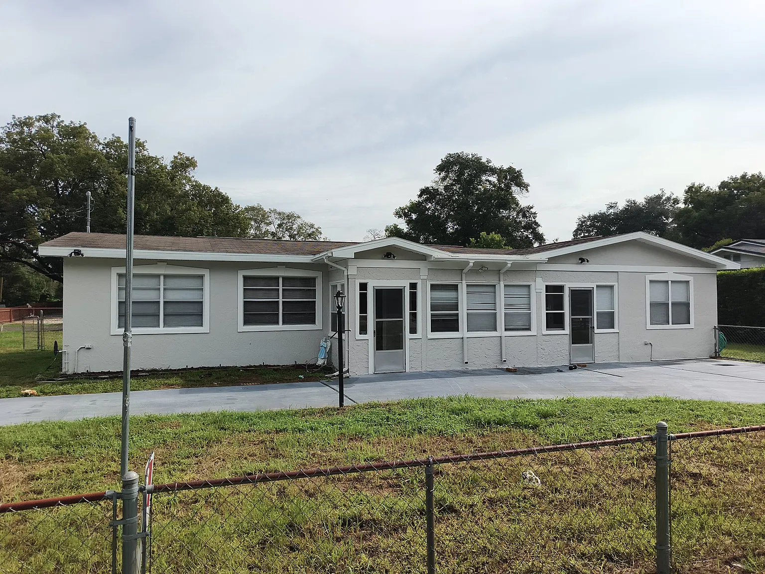 3 bed, 1582 sqft, $2,200 — Photo 1