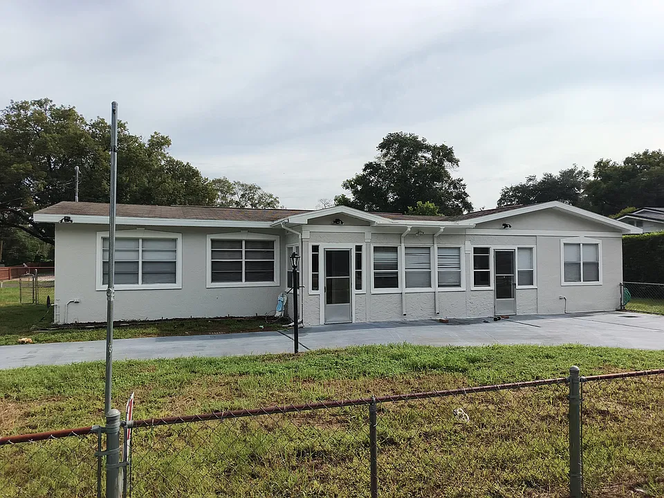 1345 Lake Dr