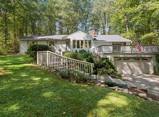 4 Old Bridge Rd E, New Fairfield, CT 06812