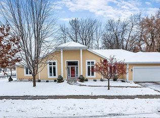 463 Hawthorne St, Neenah, WI 54956