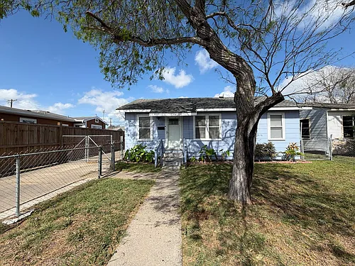 2106 Harvard St Photo 1