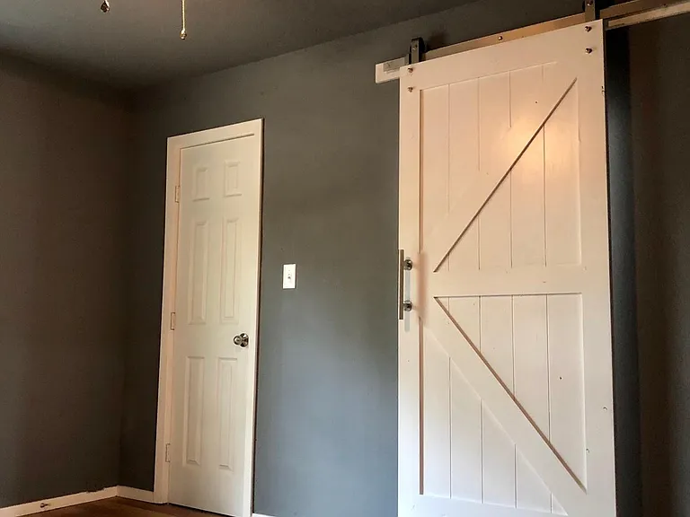2522 W Clarendon Dr — Photo 2