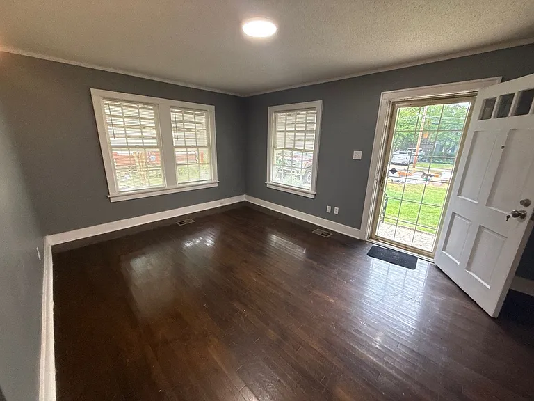 3615 Powell Ave — Photo 7