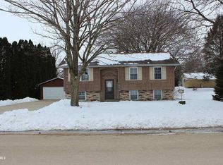 514 S Stanton St, Shannon, IL 61078