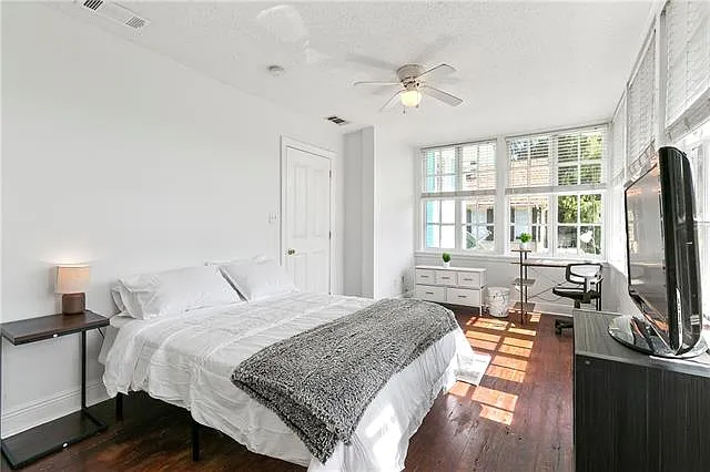 2231 S Carrollton Ave #D — Photo 8