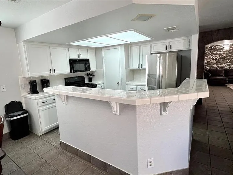 908 Carmel Shores Dr — Photo 16
