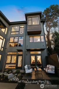 3042 31st Avenue W, Seattle, WA, 98199
