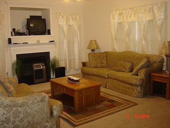 Huge Family Room w/ Fireplace