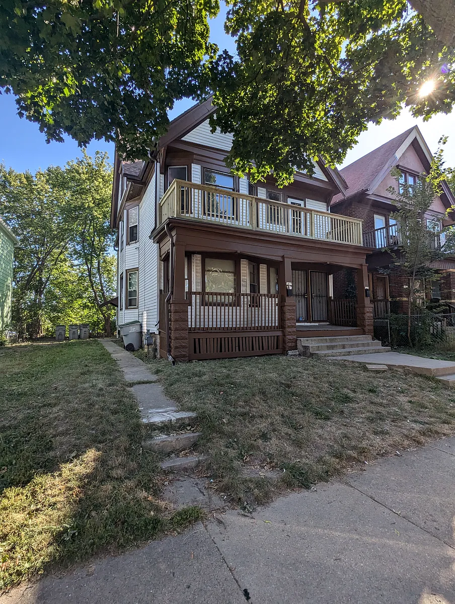 Building Photo - 2477 W Auer Ave #2477