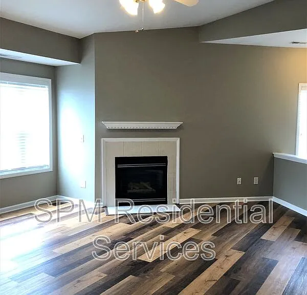 3810 River Front Pl #202 — Photo 5