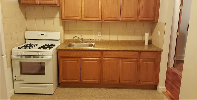 Rented by Astoria Realty | media 19