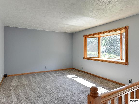 3rd image of 7306 Elm Dr