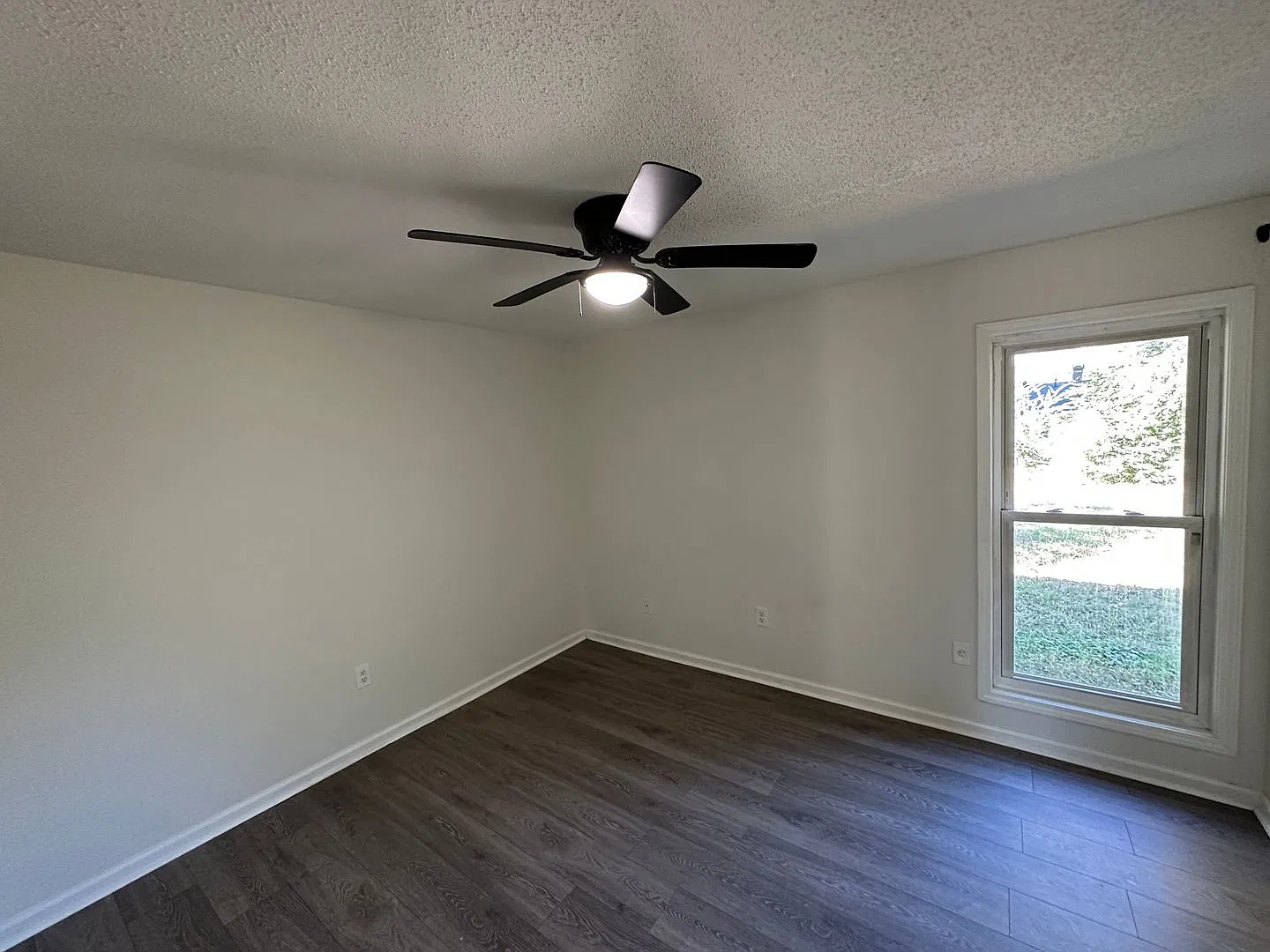 Beautifully Renovated 3 BR / 1 BA Home in Millington Minutes from NSA Mid-South! — Photo 3