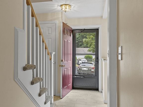 3rd image of 5005 Heatherwood Ln #5005