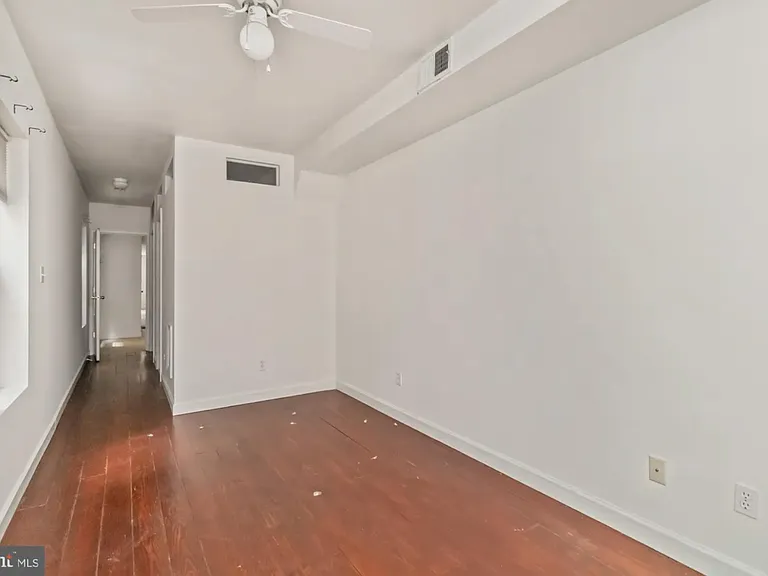 1122 William St — Photo 17