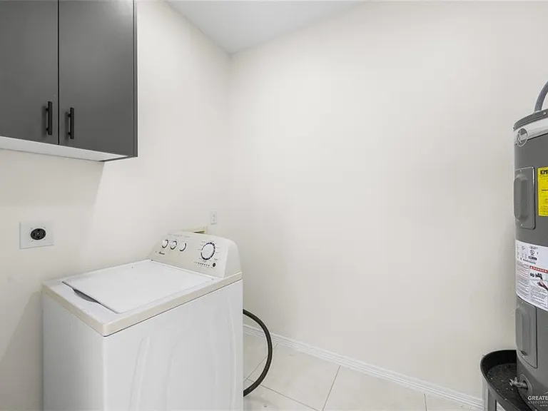 2304 San Pascual St — Photo 5