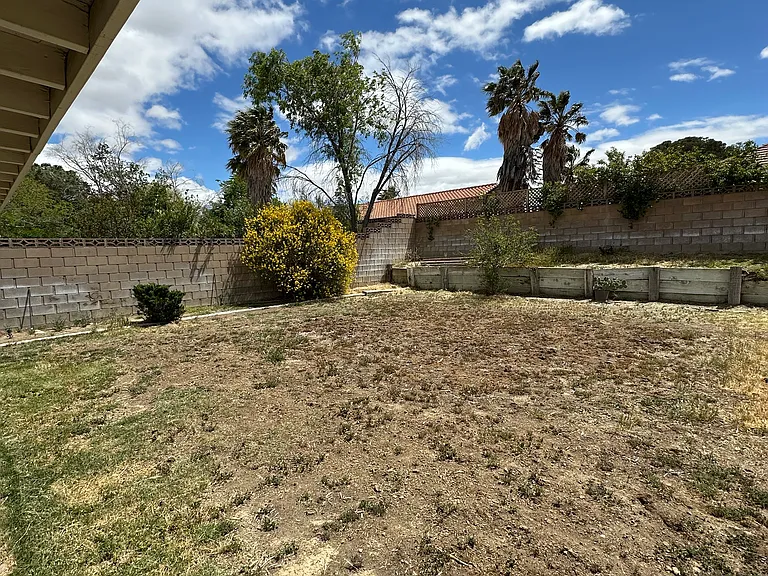 1832 W Avenue K11 — Photo 12