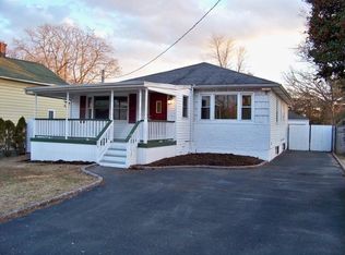 46 E Madison St, East Islip, NY 11730