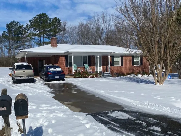 305 Pleasant Meadows Dr, Gaffney, SC 29341