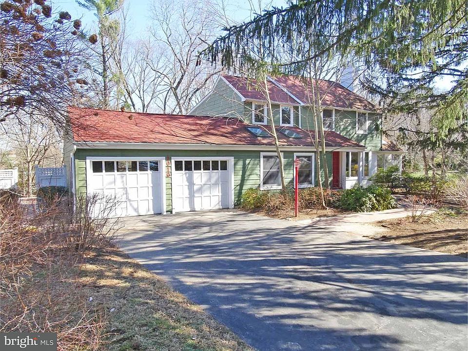 1st image of 1010 Buckingham Way
