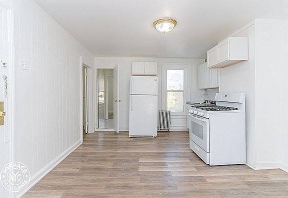 2nd image of 2421 Dean St #6D