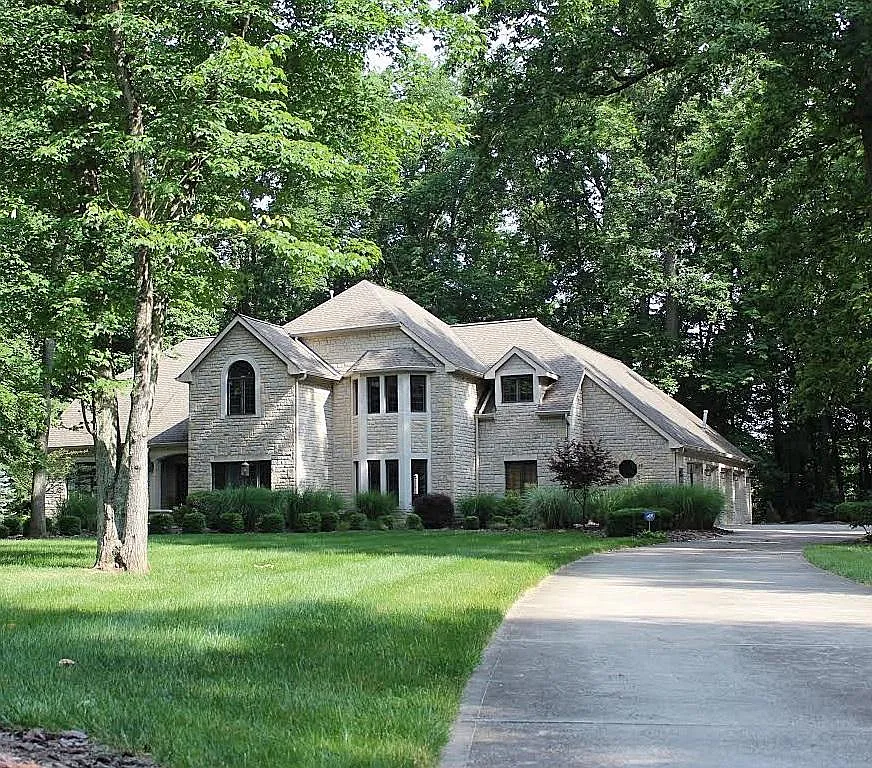 444 Retreat Ln N photo 1