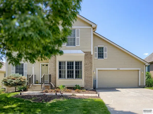 9604 S 27th St, Bellevue, NE 68147