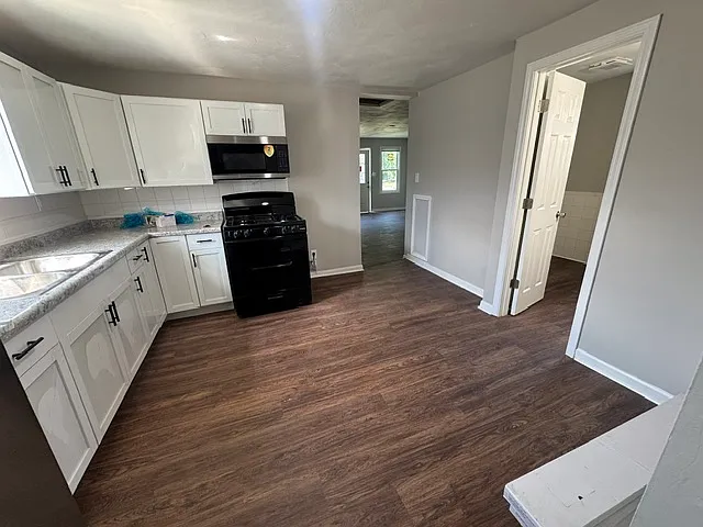 2214 Jefferson St — Photo 8
