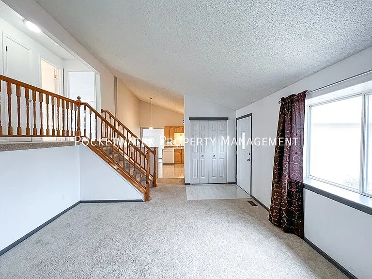 2207 Tulip St — Photo 5