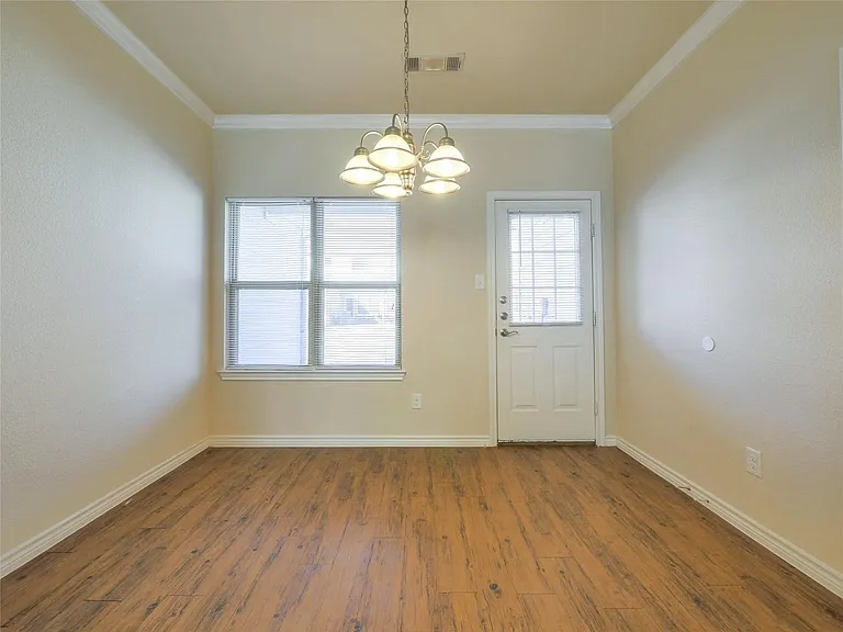 5409 Dolores Pl — Photo 8