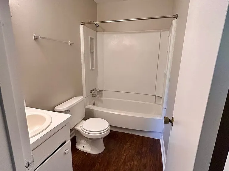 184 Dorchester Manor Blvd #B — Photo 12