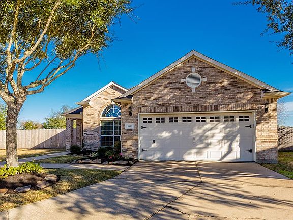 3rd image of 1913 Eden Glen Ln