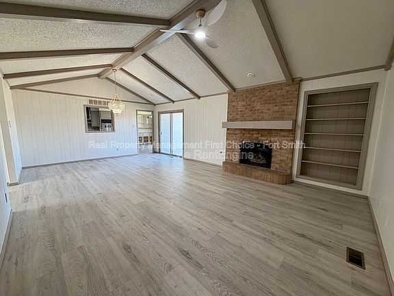 3rd image of 506 Jenny Wren St