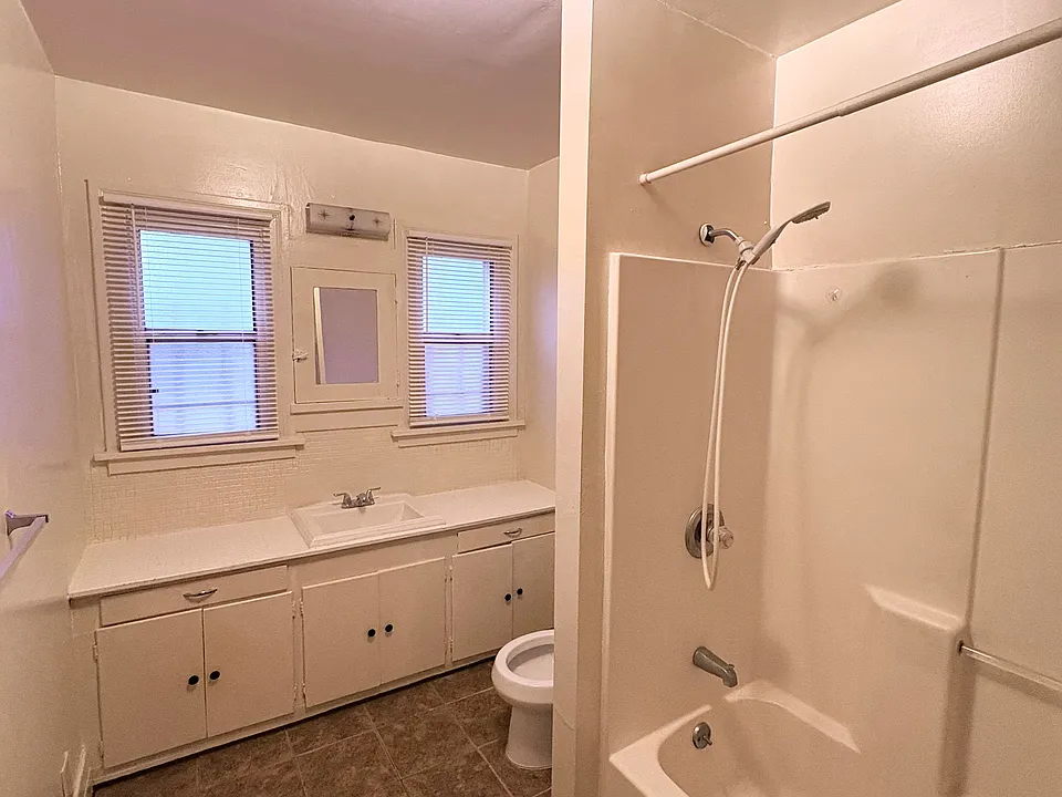 2010 W 42nd St #2