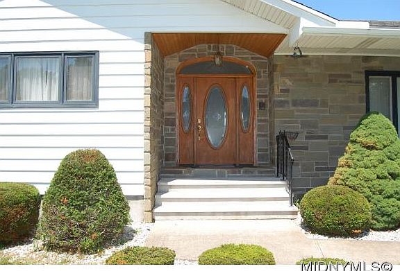 2nd image of 313 Washington Dr