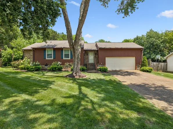 653 Mercer Dr, Hermitage, TN 37076